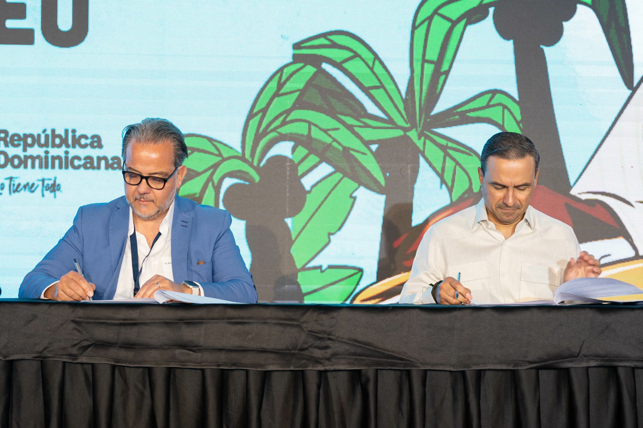 Asonahores formaliza alianza por el Portal de Empleo en DATE 2026